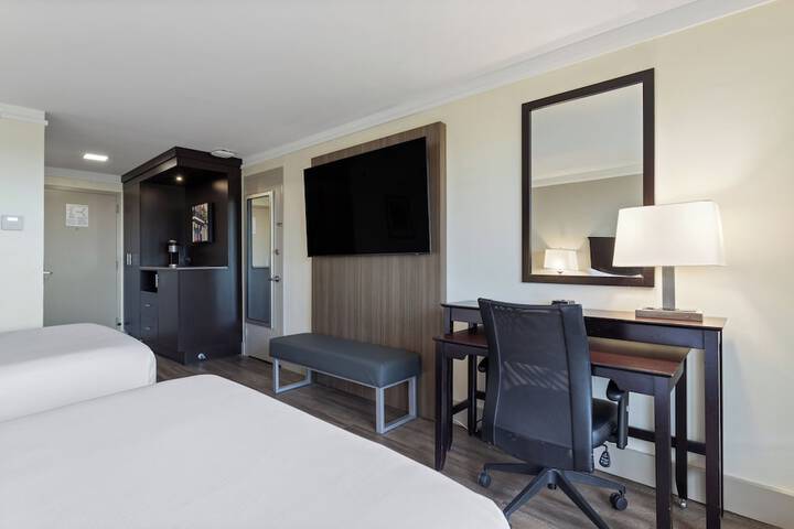 Crowne Plaza Executive Center Baton Rouge by IHG