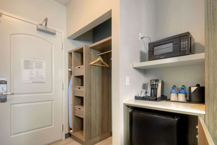 Room 32 of 55