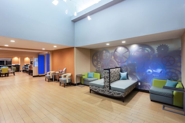 Holiday Inn Express Hotel & Suites Mebane by IHG