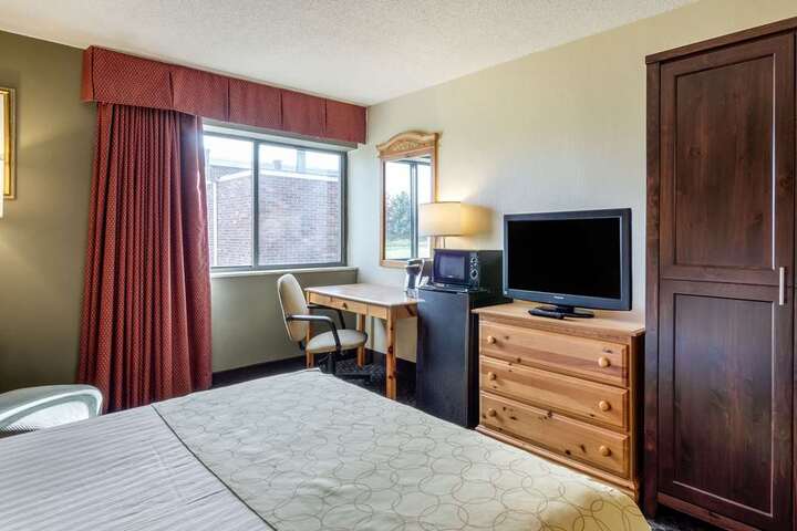 Room 38 of 61