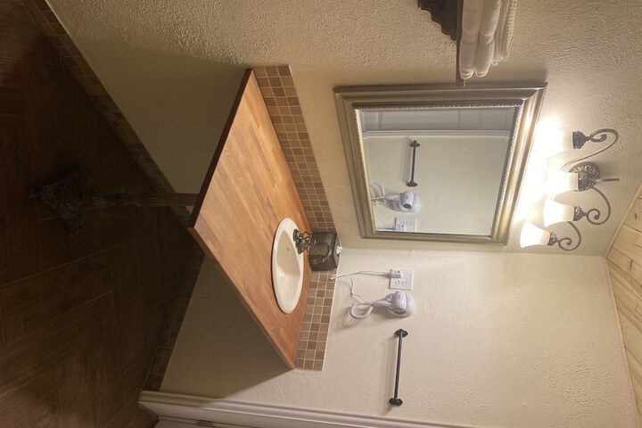 Room 74 of 182