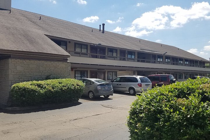 Hotel 6 of 24