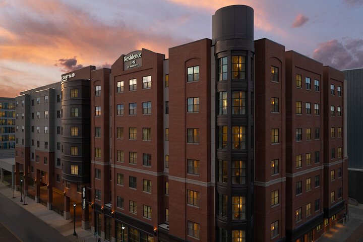 Courtyard Syracuse Downtown at Armory Square