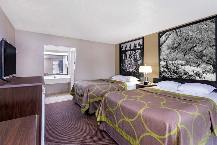 Room 13 of 25