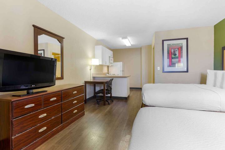 Room 10 of 23