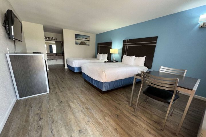 Room 8 of 19