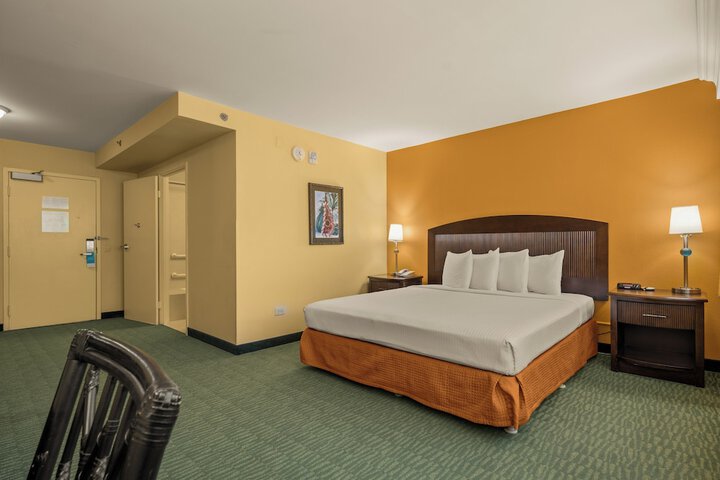 Room 17 of 23