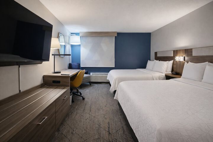 Holiday Inn Express Hotel & Suites St. Paul-Woodbury by IHG