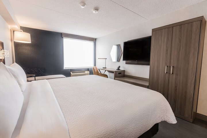 Room 53 of 89