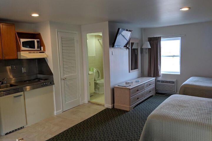 Room 33 of 51