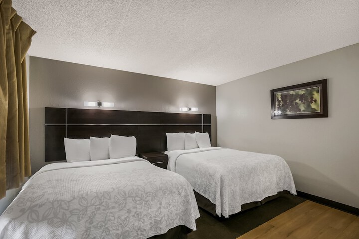 Room 28 of 54