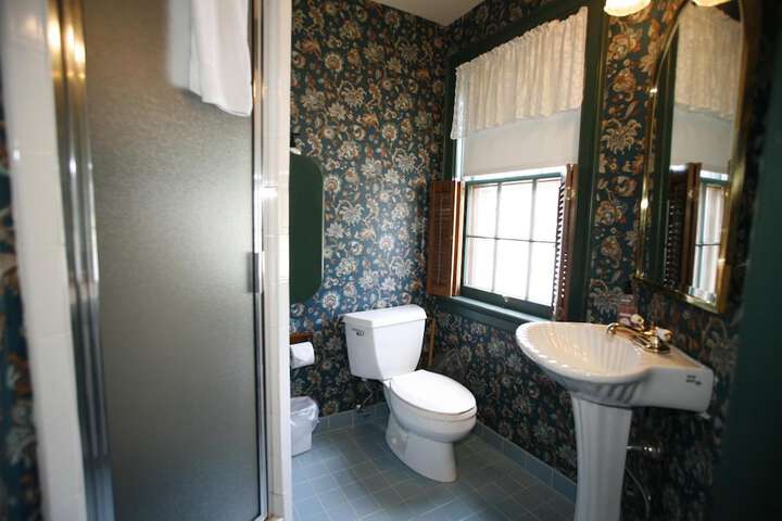 Room 25 of 37