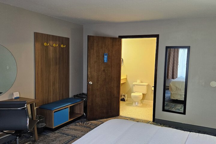 Days Inn and Suites by Wyndham Downtown Missoula-University