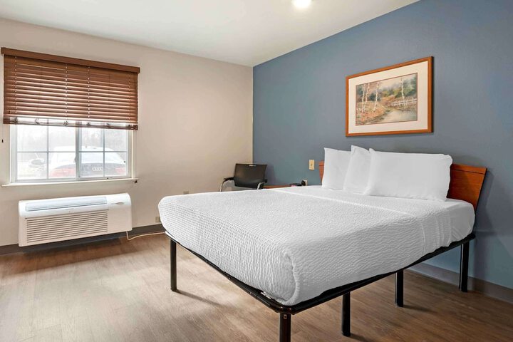 Room 16 of 28