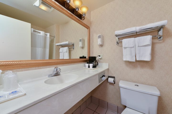 Room 10 of 12