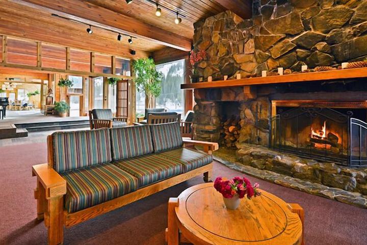 Hotel Interior 17 of 64