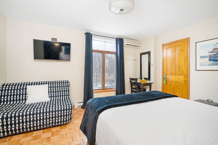 Room 14 of 37