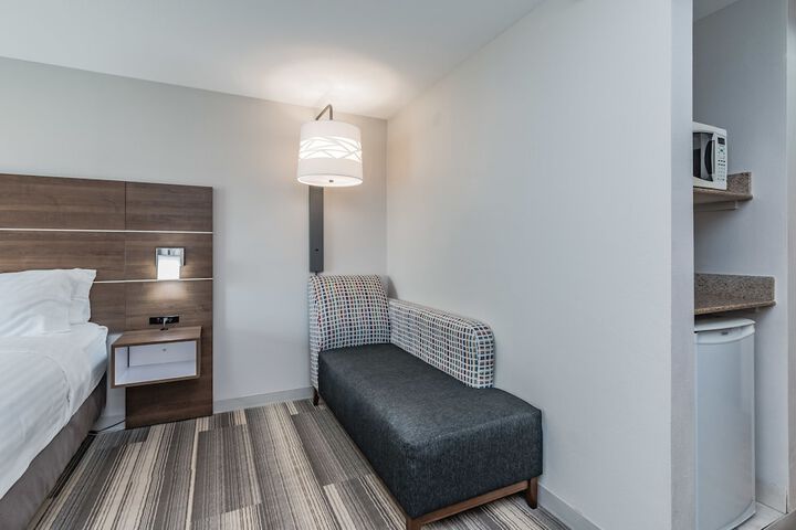 Holiday Inn Express Hotel & Suites South Bend by IHG