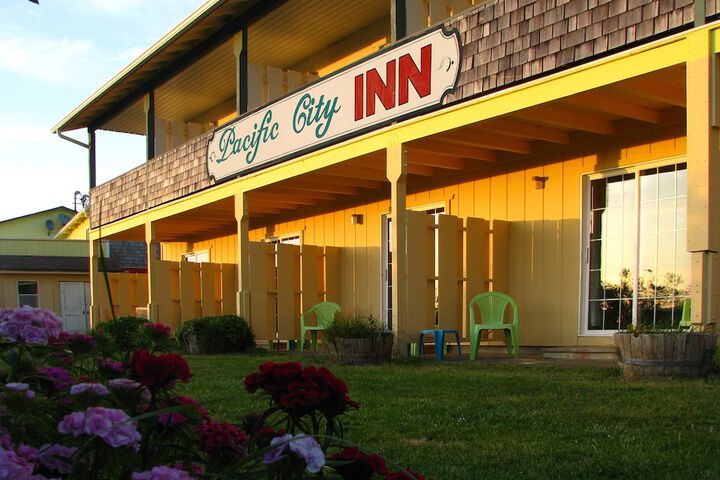 Pacific City Inn
