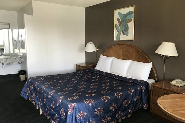 Room 66 of 80
