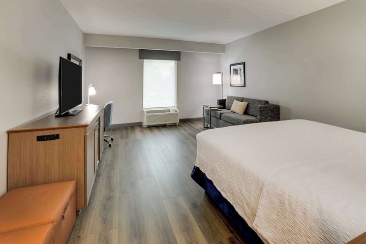 Room 34 of 67