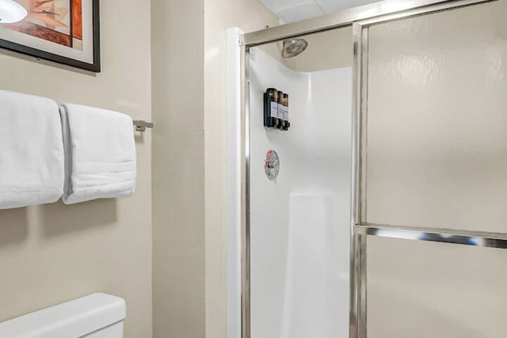 Room 44 of 69