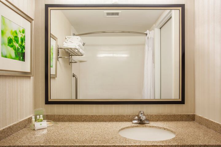 Holiday Inn Toronto - Intl Airport by IHG