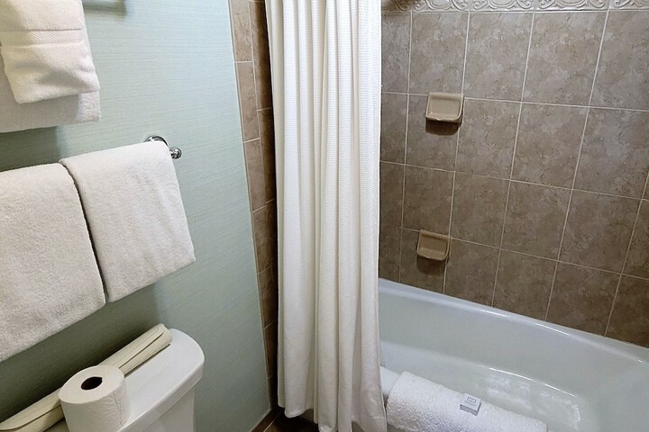 Room 51 of 104