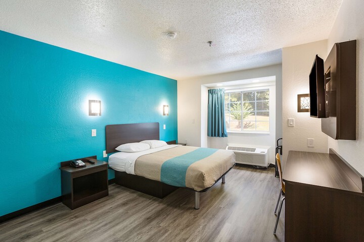 Room 14 of 31