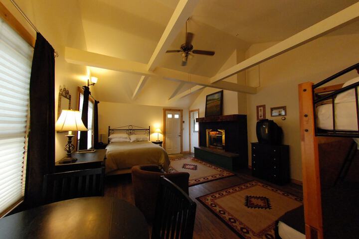 Room 21 of 38