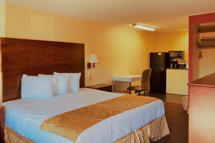 Room 25 of 29
