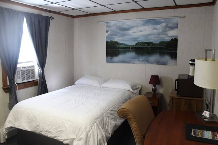 Room 9 of 14