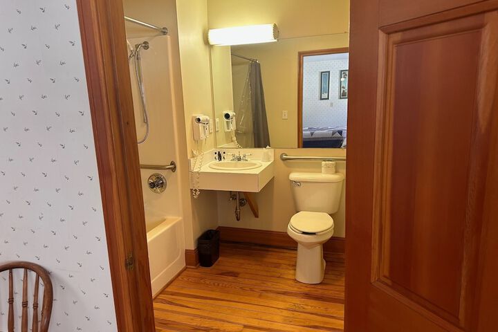 Room 25 of 72