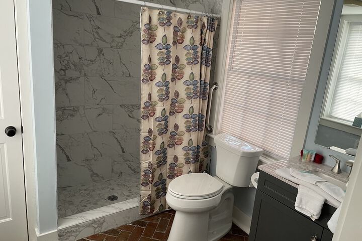 Room 119 of 170