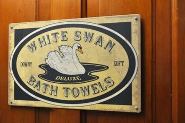 White Swan Inn Bed & Breakfast