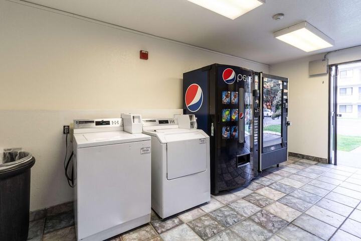 Motel 6 Kirkland WA - North Kirkland