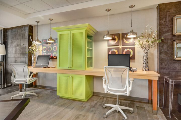 Business Center 36 of 38
