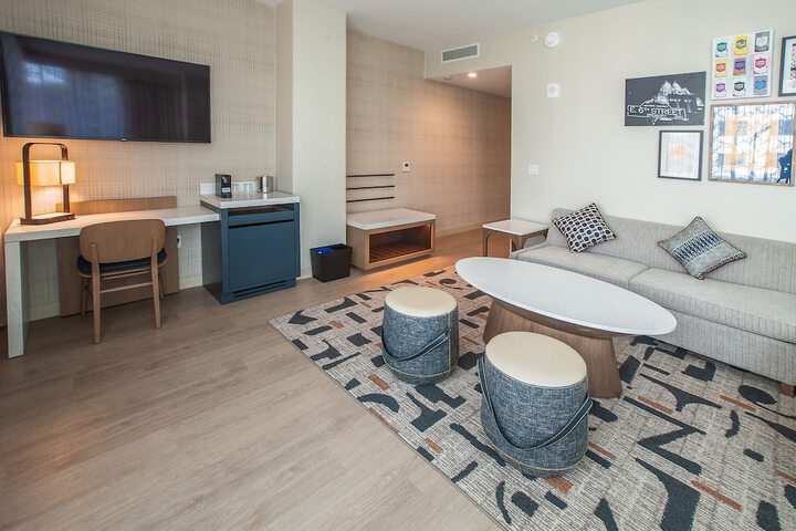 Room 83 of 110