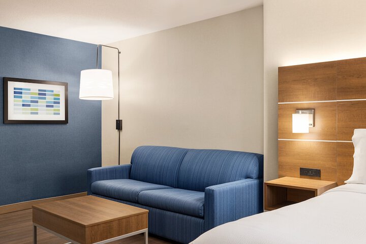 Room 32 of 58