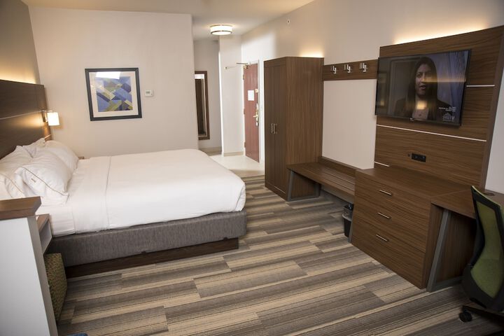 Room 21 of 38