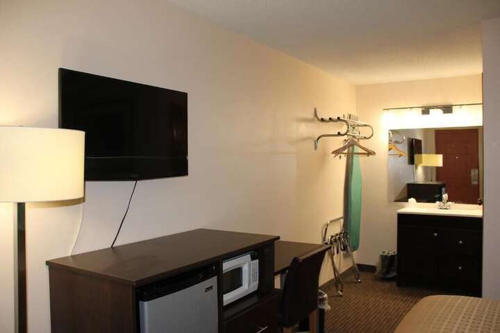 Room 21 of 32