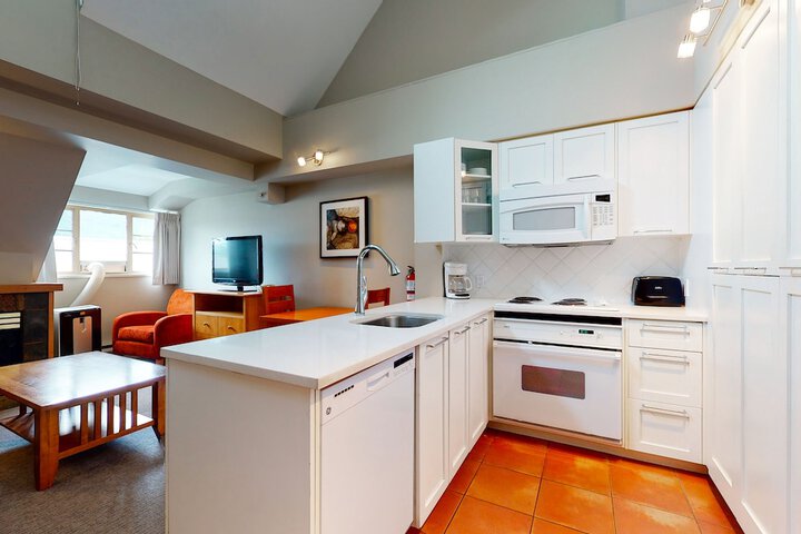 Whistler Peak Lodge