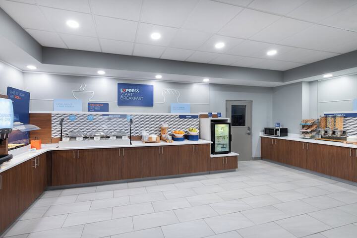 Holiday Inn Express Atlanta West - Theme Park Area by IHG