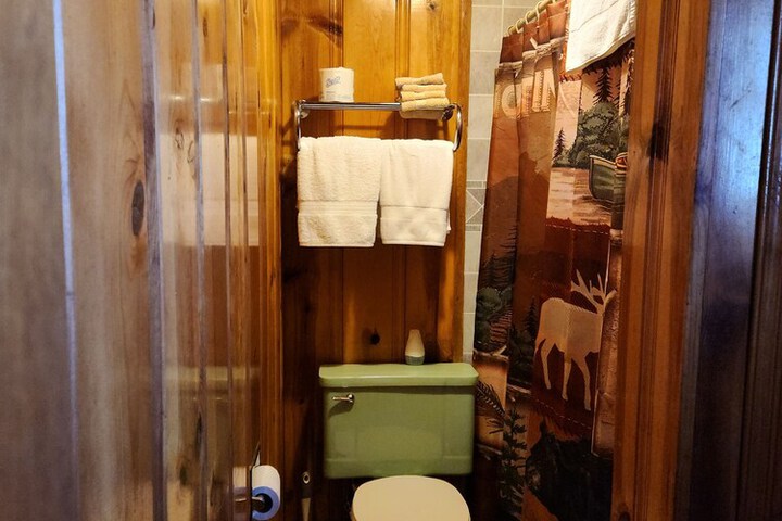 Eagle Nest Fly Shack and Lodge