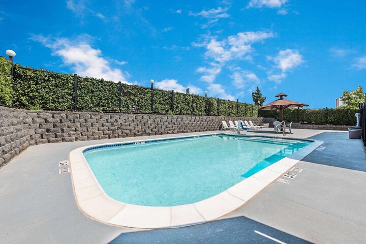 Pool 2 of 16