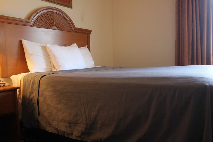 Heritage Inn & Suites