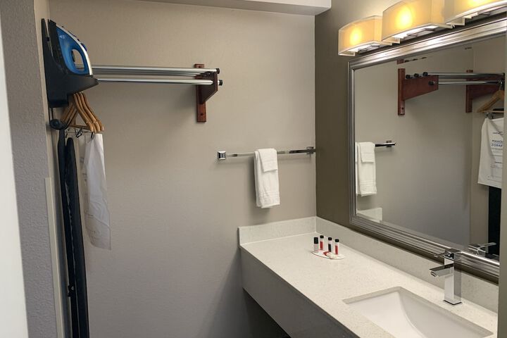 Room 7 of 17