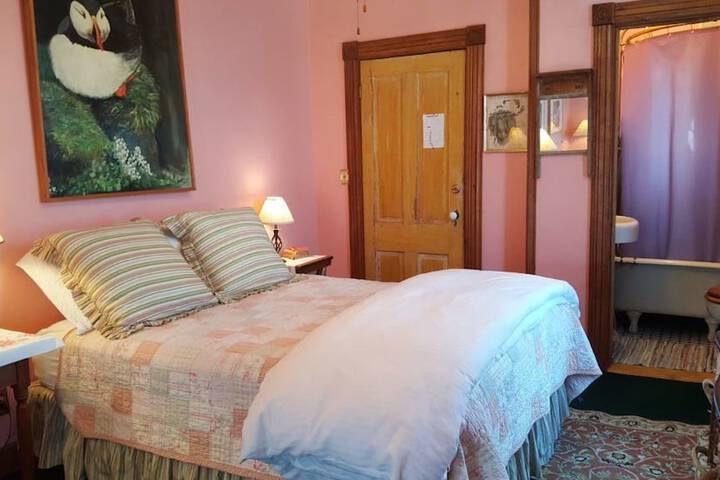 Room 6 of 11
