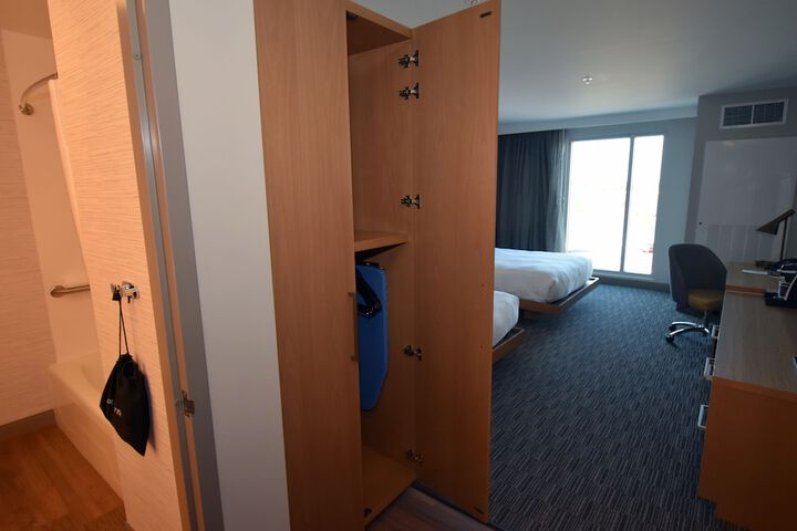 Room 54 of 77