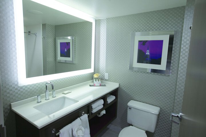 Room 43 of 73